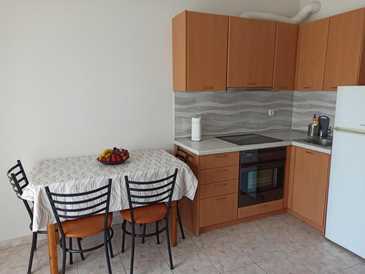 1 Bedroom Apartment In Nea Kallikrateia Экстерьер фото