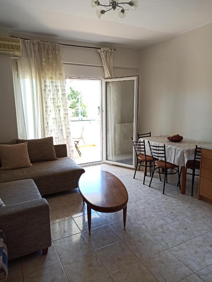 1 Bedroom Apartment In Nea Kallikrateia Экстерьер фото
